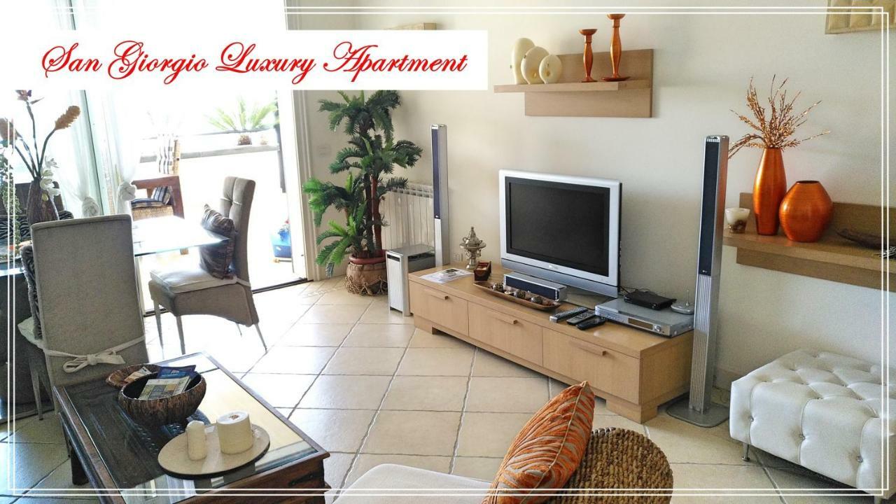 San Giorgio Luxury Apartment Taormina-Panoramic Pool & Parking Space Eksteriør billede